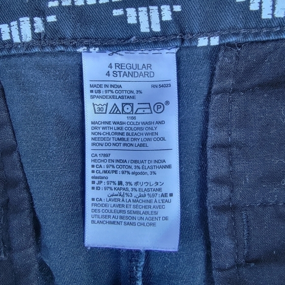2/$20 Old Navy Pixie Shorts 4 - Picture 4 of 8